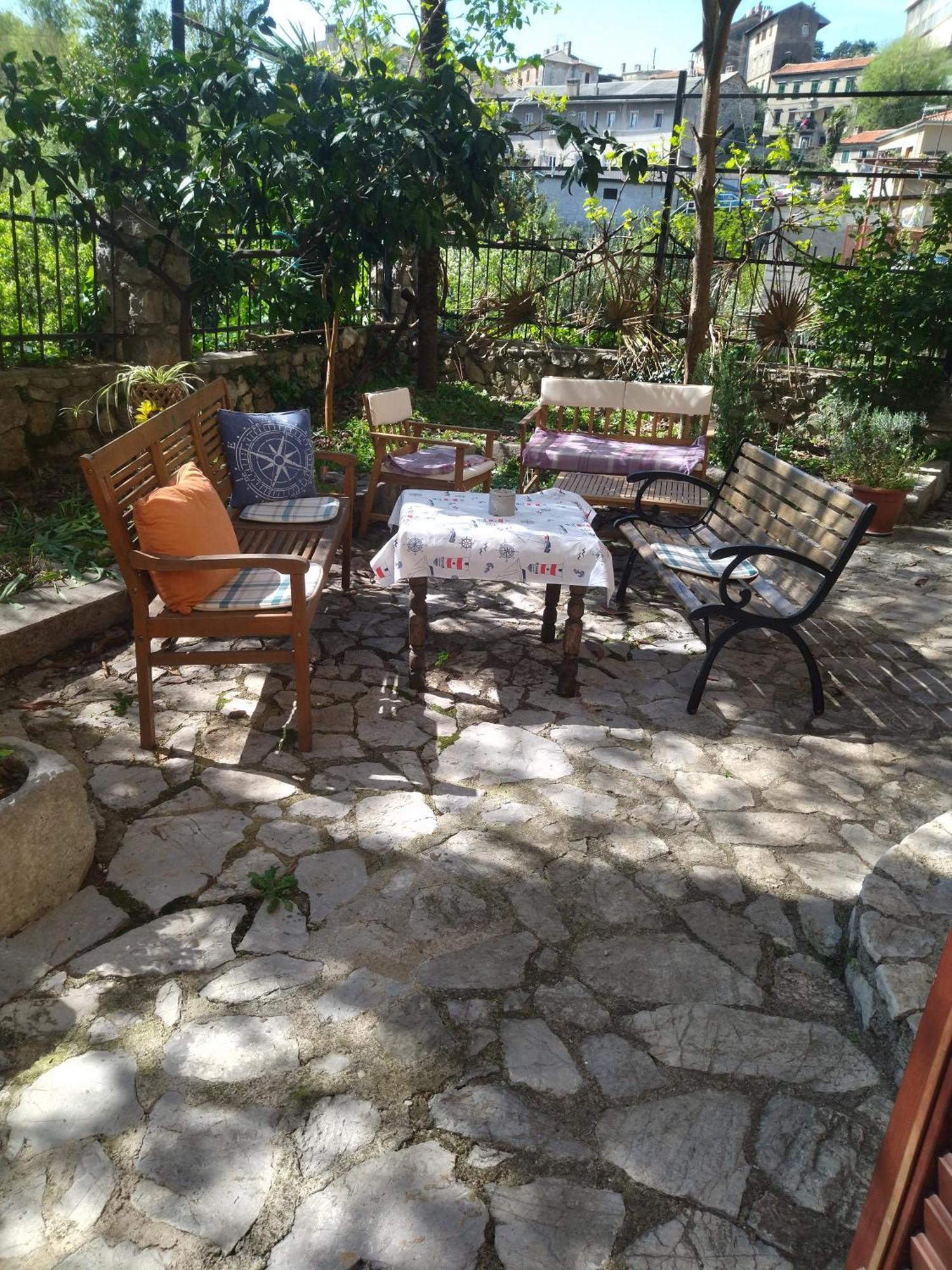 Zelena Oaza U Centru Grada Apartment Rijeka Ngoại thất bức ảnh